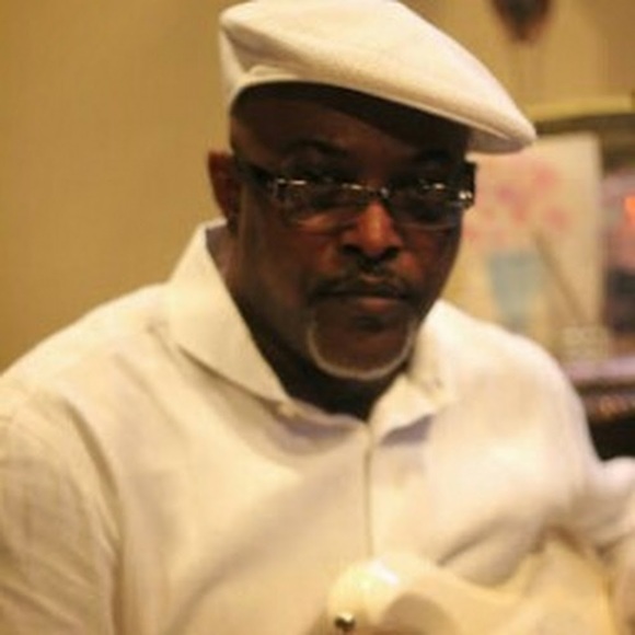 Profile Picture of Derick Thompson (@mrflight407) on Poshmark