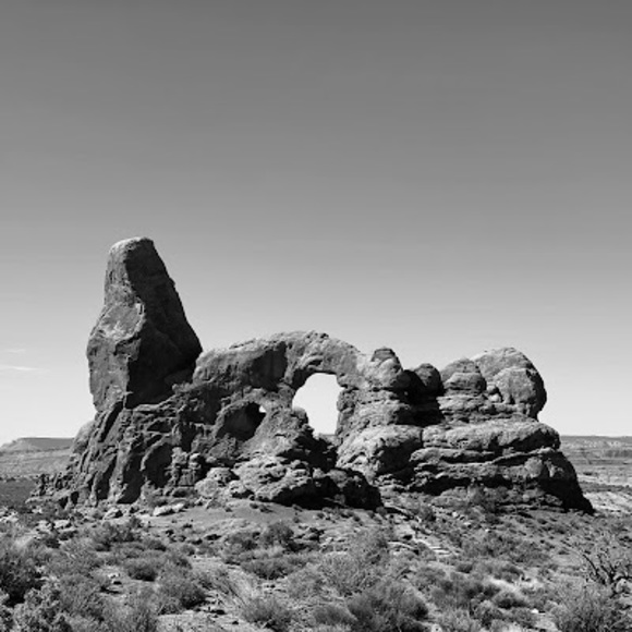 Profile Picture of Kimberly Daniel (@brokenclocks77) on Poshmark