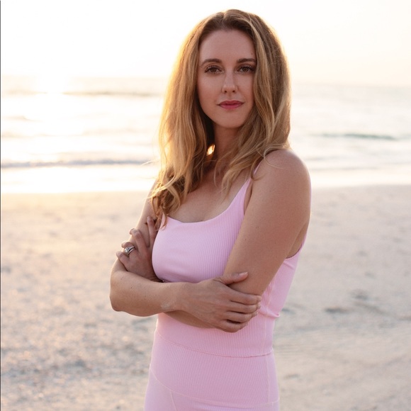 Profile Picture of Jennalee Matyas (@jennalee115) on Poshmark