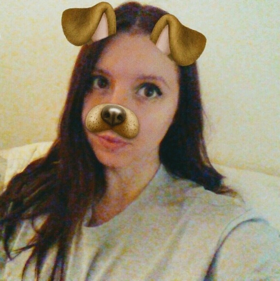 Profile Picture of Anastasiya Medvedeva (@anastasiyamxo) on Poshmark