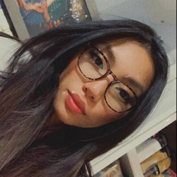Profile Picture of Shenelle Estabillo (@shen_eata) on Poshmark