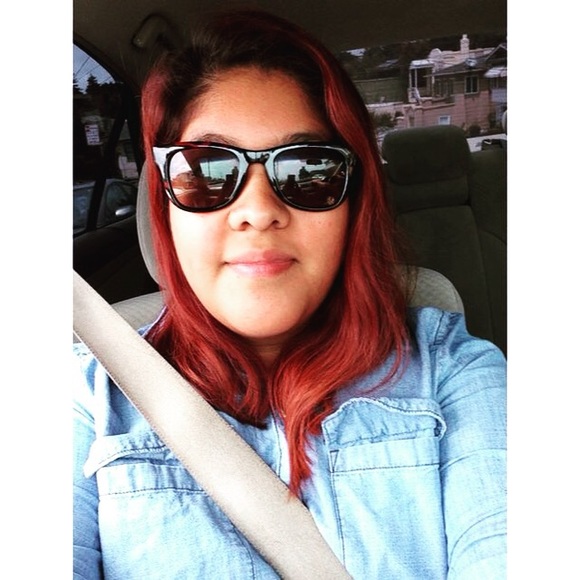 Profile Picture of Roxanne Ramirez (@snoopy510) on Poshmark