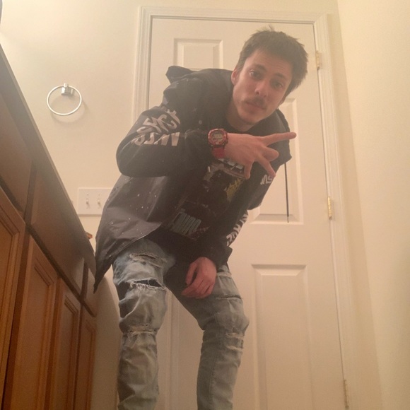 Profile Picture of Hunter Sherman (@huntersherman68) on Poshmark
