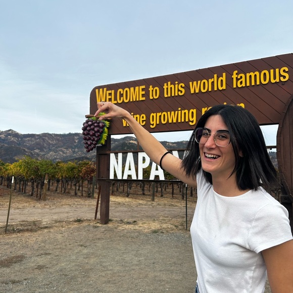 Profile Picture of Francesca Iardella (@frankieiardella) on Poshmark