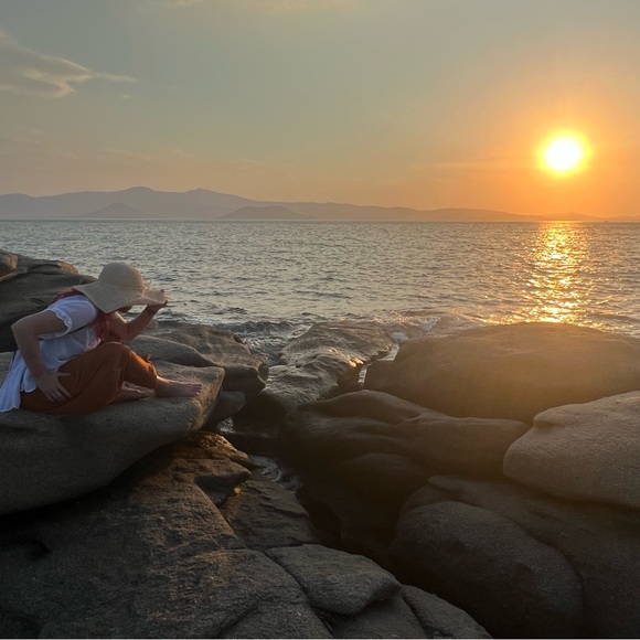 Profile Picture of Rosa Winborne (@rwinbor0) on Poshmark