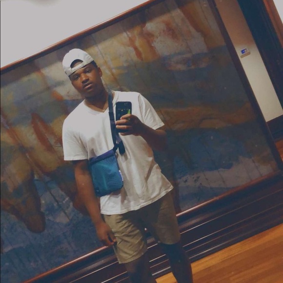 Profile Picture of Trey Edwards (@vtreyedwards) on Poshmark