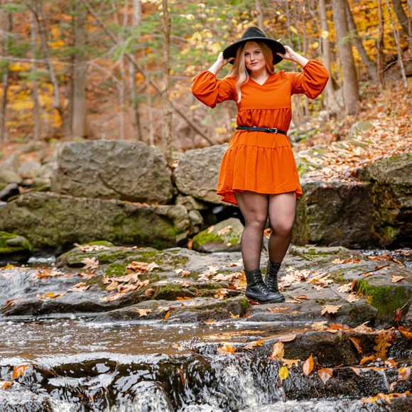 Profile Picture of Laciee Stitham (@lacieemstitham) on Poshmark