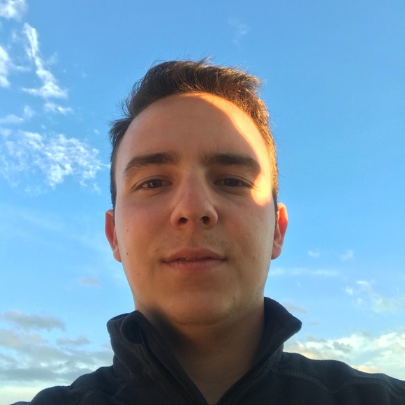 Profile Picture of Tomislav Aleksikj (@aleksic995) on Poshmark