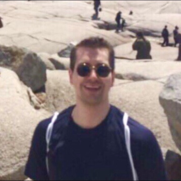 Profile Picture of Alex Pupek (@alexpupek) on Poshmark