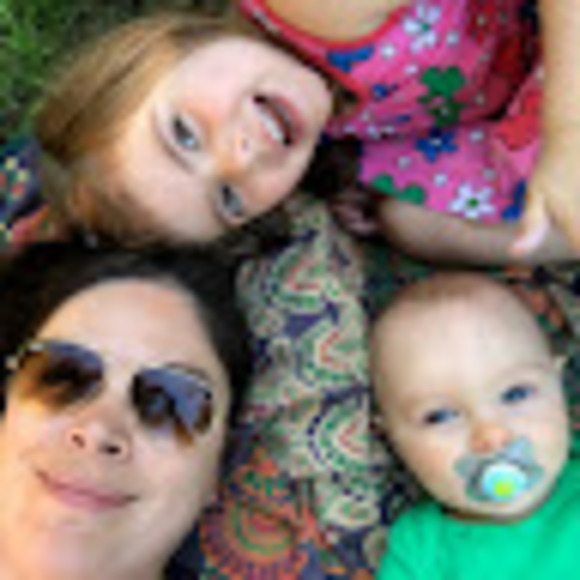 Profile Picture of Elena Heglund (@elenaheglund) on Poshmark