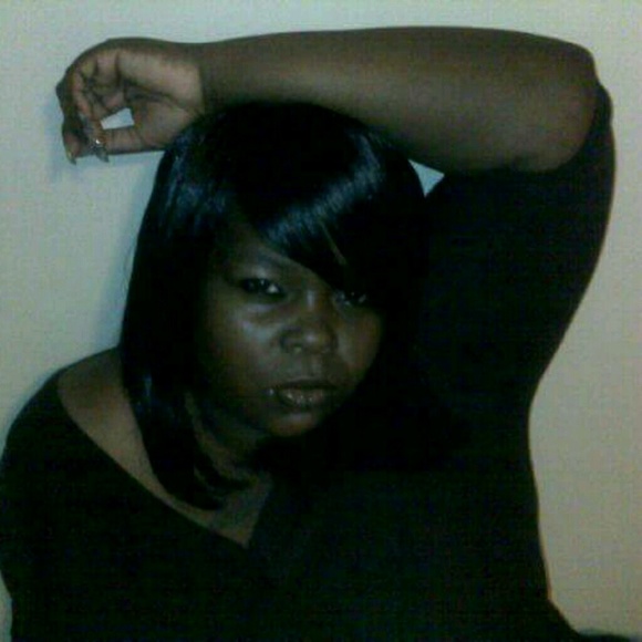 Profile Picture of Tosha Williams (@toshawms) on Poshmark