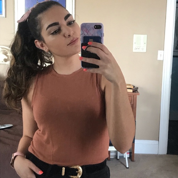 Profile Picture of Samantha Gesuale (@samgesuale) on Poshmark