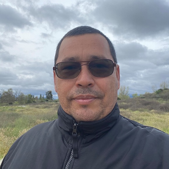 Profile Picture of Lorenzo Chamul avalos (@lorenzochamul) on Poshmark