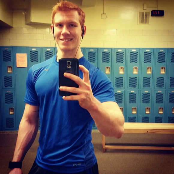 Profile Picture of Zach Bell (@z_bell) on Poshmark