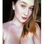 Profile Picture of Scarlette Jon (@ScarletteJon) on Twitter