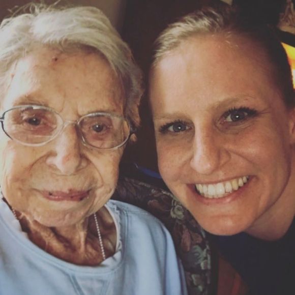 Profile Picture of Melissa Manzuk (@manzukm) on Poshmark