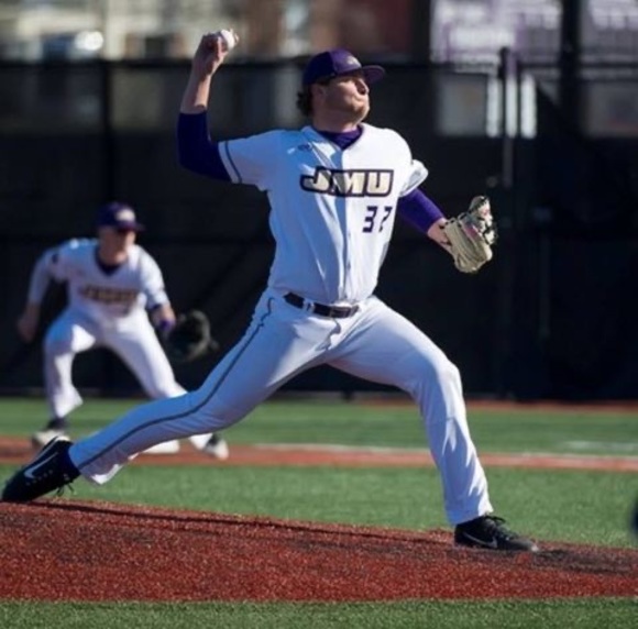 Profile Picture of Nicholas Robertson (@nprobertson) on Poshmark