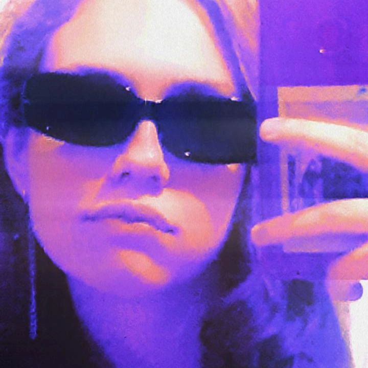 Profile Picture of dani (@danifelles) on Tiktok