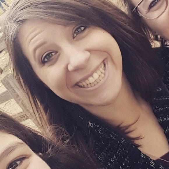 Profile Picture of Stacy Kolb (@stacykolb) on Poshmark