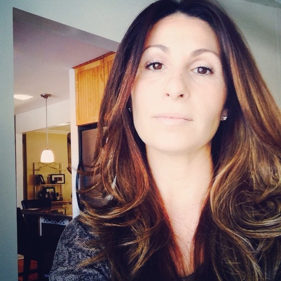 Profile Picture of Katrina Rizzuto (@trinatri77) on Poshmark