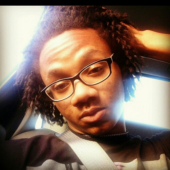 Profile Picture of Akbar Muhammad (@buzzostylyn) on Poshmark