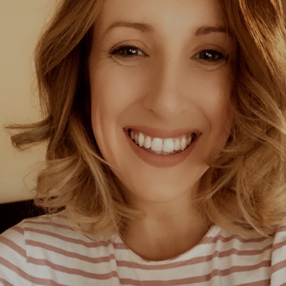 Profile Picture of Heather Brooke (@heatherbrookes) on Poshmark