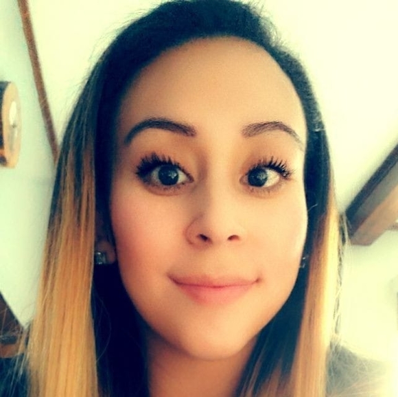 Profile Picture of Maria Cortes (@yessi9294) on Poshmark