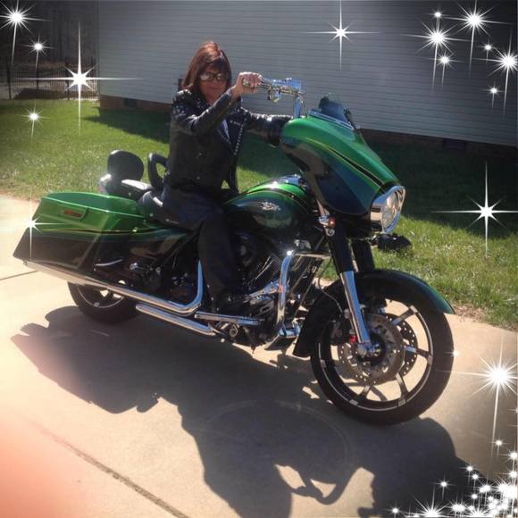 Profile Picture of Sherry Jester (@sjester1000) on Poshmark