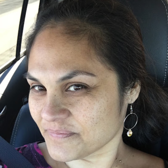 Profile Picture of Antasia Keliikoa (@antasiakeliikoa) on Poshmark