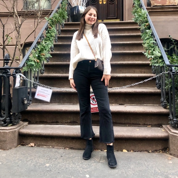 Allie Savage - Poshmark Profile Picture of Allie Savage (@aksavage33) on Poshmark