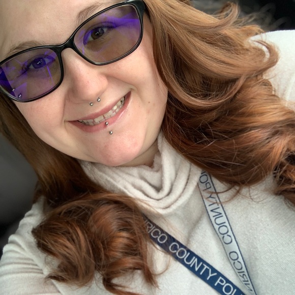 Kimberly Megariotis - Poshmark Profile Picture of Kimberly Megariotis (@kmegariotis) on Poshmark