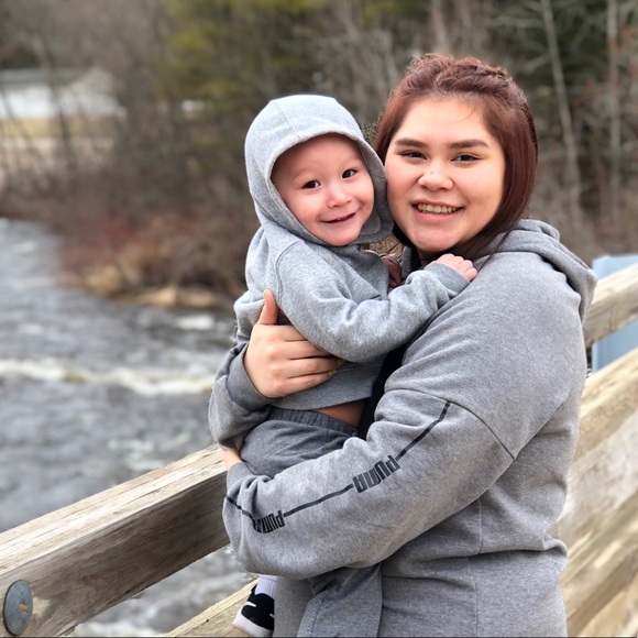 Profile Picture of Raeshene Pocan (@raeshene) on Poshmark