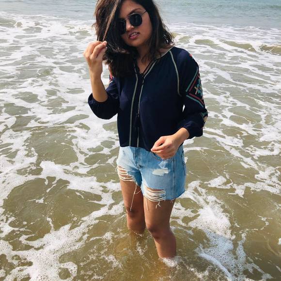 Profile Picture of Dimple Mistry (@dimple_mistry) on Poshmark