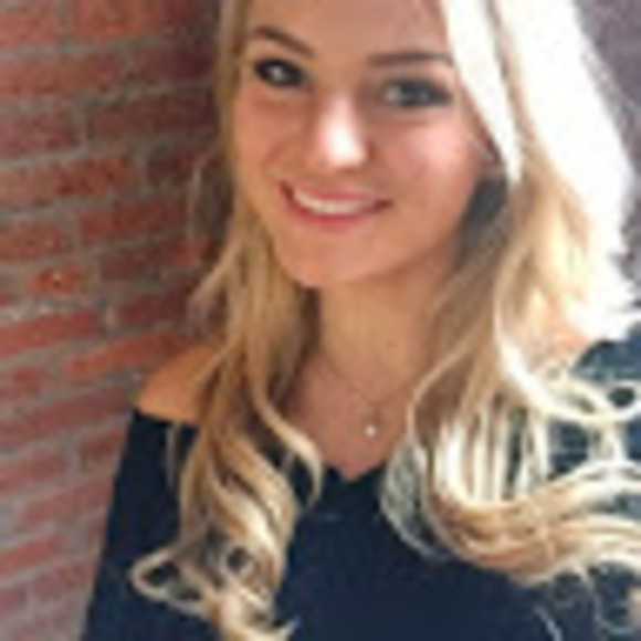 Profile Picture of Madison Ragains (@ragains07) on Poshmark