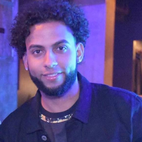 Profile Picture of Raquel Teixeira (@raquelteixei819) on Poshmark