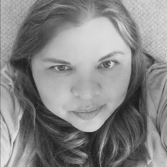 Profile Picture of Kelli Odonnell (@kellio73) on Poshmark