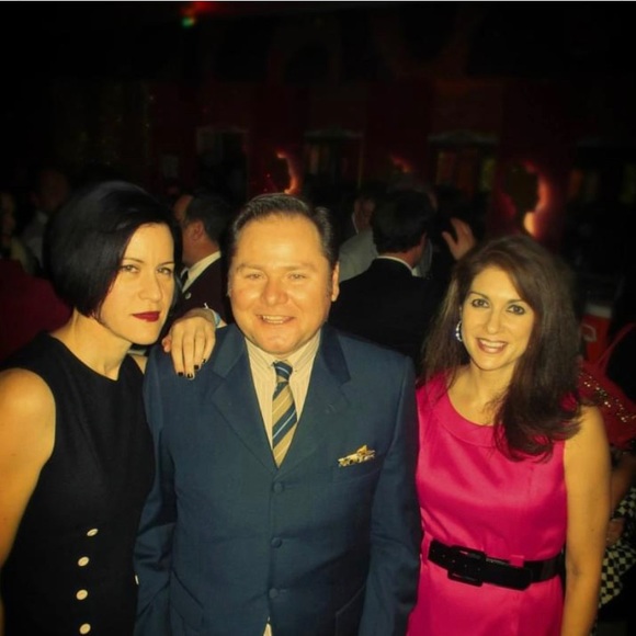 Profile Picture of Victoria Bowen (@firefencer) on Poshmark