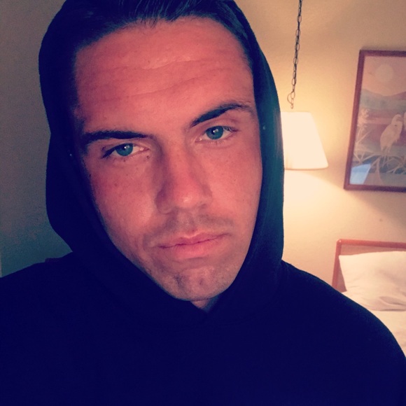 Profile Picture of Steven Pruett (@stevenpruett91) on Poshmark