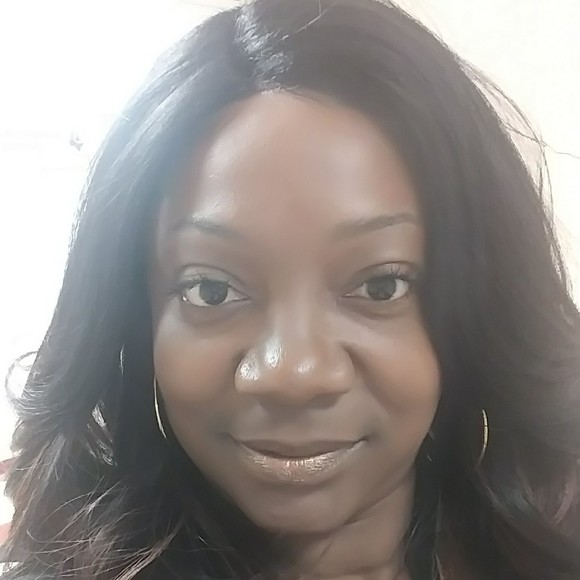 Profile Picture of Bernadette Walker (@shamhamp4) on Poshmark