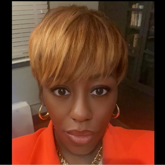 Profile Picture of Dani Gardner (@danig33) on Poshmark