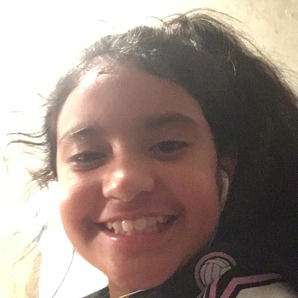 Profile Picture of Delilah Bernal (@dbern2008) on Poshmark