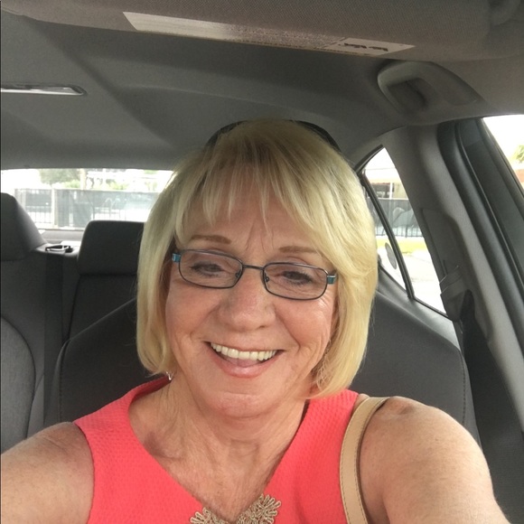 Profile Picture of Janice Standifer (@jstandifer) on Poshmark