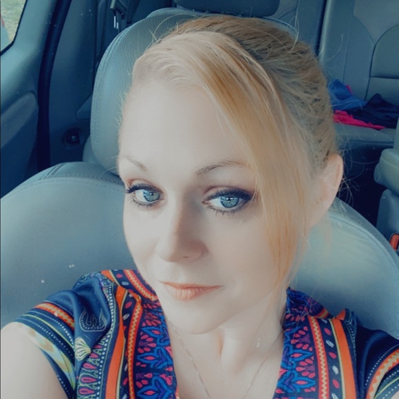 Profile Picture of Brandy Wright (@brandywright868) on Poshmark