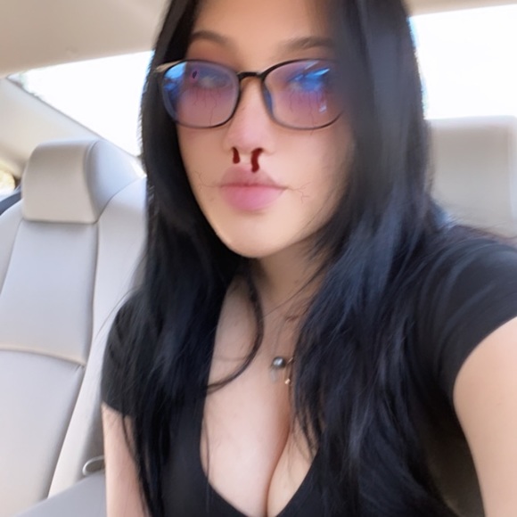 Profile Picture of Moani Plunkett (@moaninani) on Poshmark