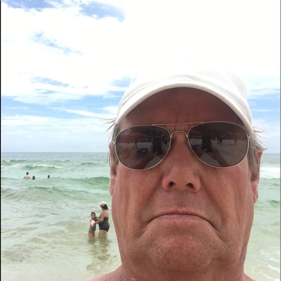Profile Picture of Mike Steele (@mksteele007) on Poshmark