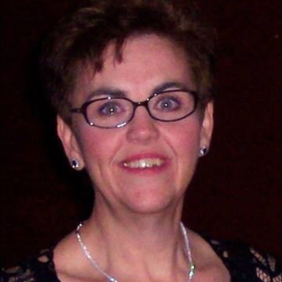 Profile Picture of Laurie Depaulis (@momo0902) on Poshmark