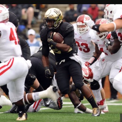 Profile Picture of Tyler Bell (@Tylerb2321) on Twitter