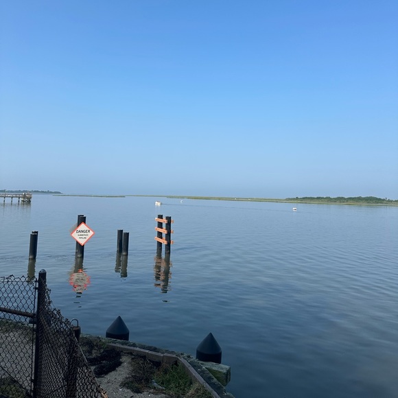 Profile Picture of Kate Moitozo (@katemoitozo) on Poshmark