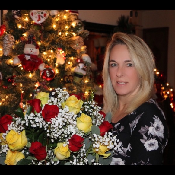 Sally Duguay - Poshmark Profile Picture of Sally Duguay (@safantasia515) on Poshmark