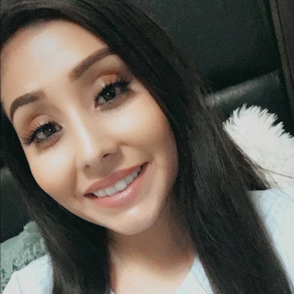 Profile Picture of Cindy Frausto (@cfrausto96) on Poshmark